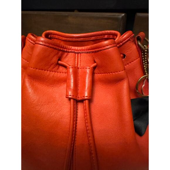 Excellent condition Coach vintage bucket bag candy apple red - Picture 5 of 9